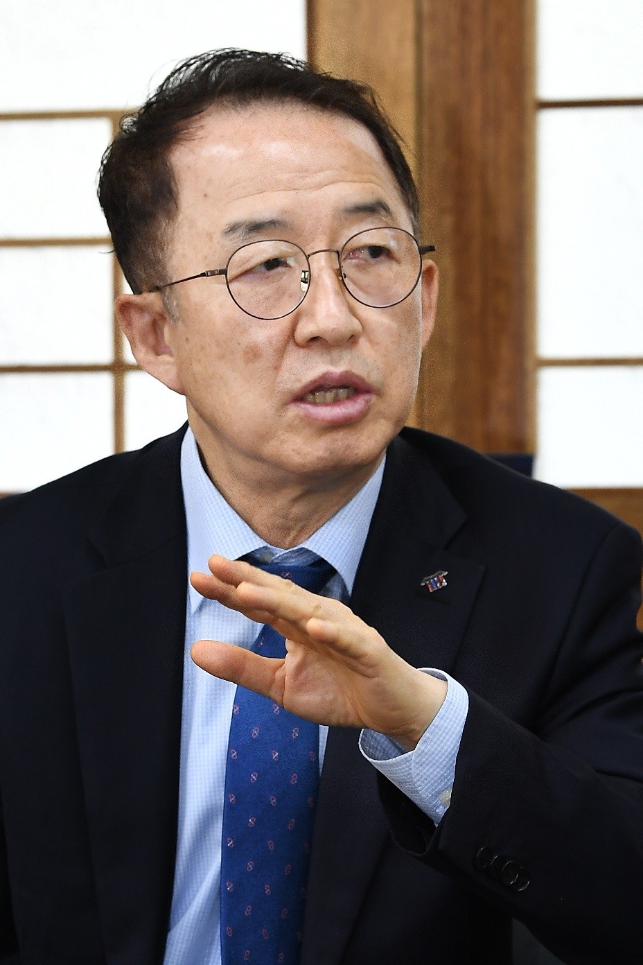 김사열 대통령직속 균형발전위원장을 지난 12일 서울 종로구 서울정부종합청사에서 한국지역언론인클럽이 공동 인터뷰했다. 김 위원장은 ‘공공기관의 지방이전과 지역인재 채용 의무화’ 등의 지방분권과 지역 활성화를 강조했다.