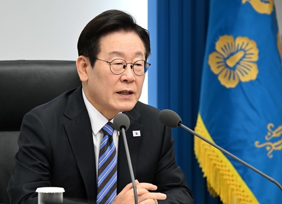 이재명 대통령이 13일 서울 용산 대통령실 청사에서 열린 수석보좌관회의에서 모두발언을 하고 있다. [대통령실사진기자단]